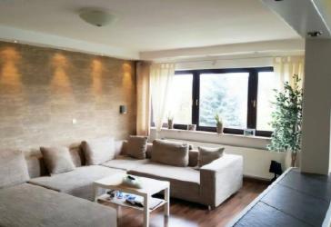 Wohnen im Grünen – Moderne 5-Zimmer-Maisonette mit Balkon, großem Gemeinschaftsgarten und Top-Anbindung nach Luxemburg
