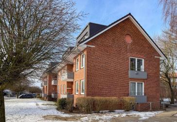 Stadtnah und ruhig: Bezugsfreie 3-Zimmer-Wohnung mit Balkon in Husum