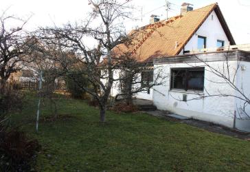 Ein-/Zweifamilienhaus in sehr ruhiger Wohnlage