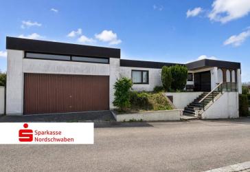 Rohdiamant: Großzügiger Bungalow mit außergewöhnlichem Ausbaupotenzial