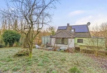 Sanierungsbedürftiges Einfamilienhaus in bevorzugter Waldrandlage von Overath - Steinenbrück!
