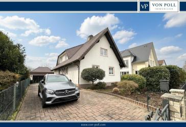 Elegantes, zeitloses Einfamilienhaus mit Sonnenterrasse und Garten