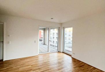 Großzügige 2-Zimmer-Wohnung im Erdgeschoss mit EBK und Duschbad