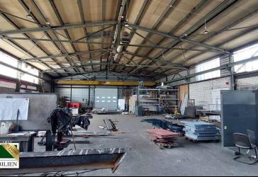 600 m2 Gewerbehalle mit großem Einfahrtstor in zentraler Lage von Sprockhövel