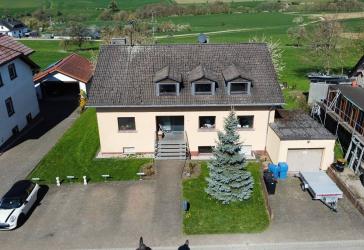 Gepflegtes Zweifamilienhaus in Eisenach - Ideal für Mehrgenerationenwohnen oder als Kapitalanlage