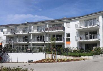 Geräumige 3-Zimmer-Erdgeschoss-Wohnung mit Einbauküche und Garten