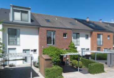 Reihenmittelhaus: Familienglück auf drei Etagen voller Möglichkeiten