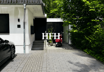 5,5 - Zimmer-Wohnung mit großzügiger Terrasse und Pool