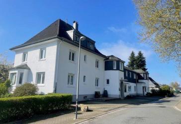 Außergewöhnliches Mehrfamilienhaus in Burscheid
