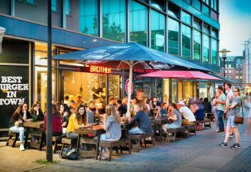Direkt vom Eigentümer: moderne Gastronomiefläche in hochfrequentierter Lage