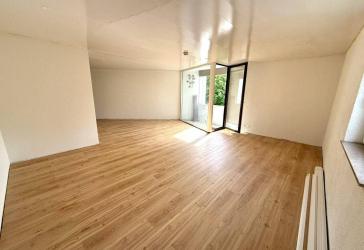 Wunderschöne, frisch renovierte 1-Zimmer-Eigentumswohnung in Homburg-Schwarzenbach - ruhig im Grünen