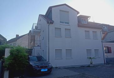 3-Familienhaus, Neuwertig, Hochheim, Massenheim