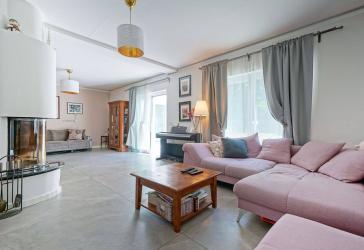 Großzügiges Einfamilienhaus mit Garten, Kamin und viel Platz - sofort bezugsfrei
