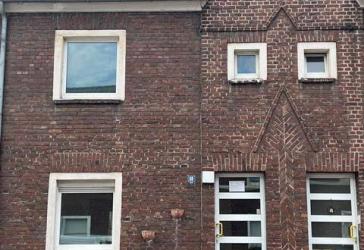 Charmantes Reihenhaus mit großem Grundstück und viel Potenzial in Duisburg-Bergheim