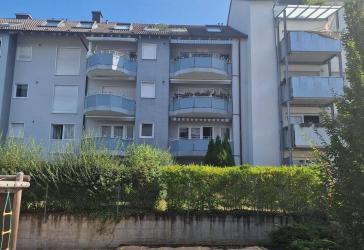 Gepflegte 4-Zimmer-Wohnung mit zwei Balkonen in Karlsruhe-Wolfartsweier
