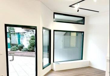 MODERNES INNENHOF-BÜRO IN ZENTRUMSNÄHE