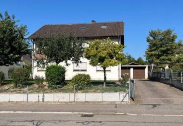 Provisionsfrei* Mehrfamilienhaus auf großem Grundstück (750 qm) in Müllheim von privat
