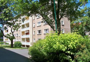 Helle 3-Zimmer-Wohnung im Dachgeschoss mit Blick auf die Dächer von Nossen