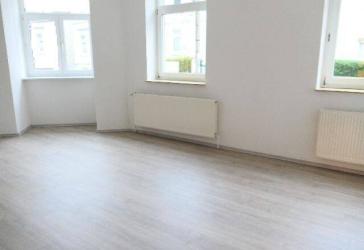 Große 2025 renovierte helle 3 Zi.-Erdgeschoss-Wohnung mit mod. Bad mit Einbauküche im Klütviertel!