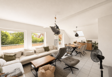 4-Zimmer-Maisonettewohnung mit ausgebautem Spitzboden und großem Balkon
