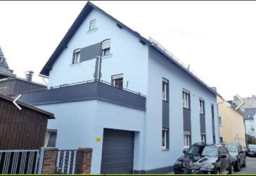 Umfangreich Renovieres Zweifamilienhaus