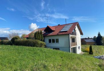 Wohntraum in Mindersdorf - Großzügiges Wohnhaus mit zwei Einheiten