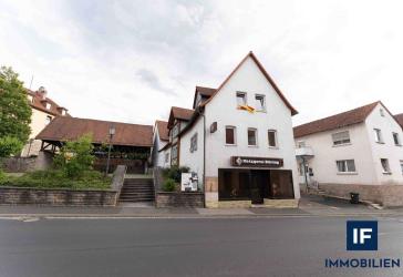 Im Herzen von Nüdlingen — etabliertes Anwesen in der Ortsmitte