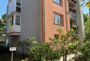 Tolles Zuhause mit Balkon und 2 französischen Balkonen !!