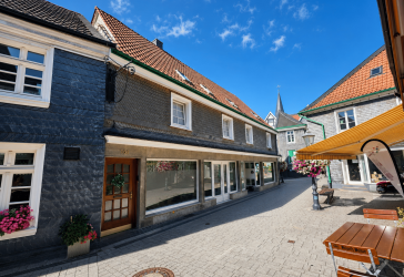 Voll vermietetes Wohn- und Geschäftshaus-Ensemble in Wülfrath – teilw. denkmalgeschützt, attraktive Kapitalanlage