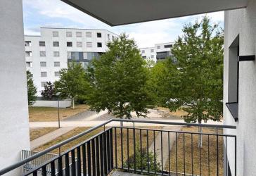 Moderne 5-Zimmer-Wohnung mit großzügigem Balkon und lichtdurchflutetem Wohnbereich