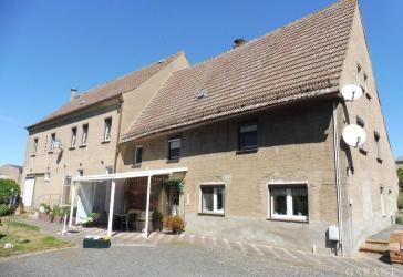 Geräumiges Einfamilienhaus mit Anbau in ländlicher, ruhiger Lage zu verkaufen