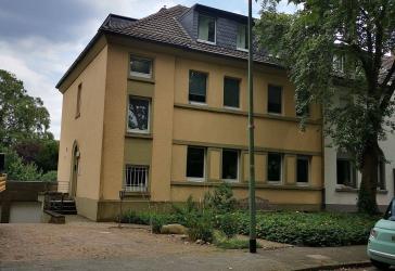Mehrfamilienhaus mit Blick auf den Lutherpark