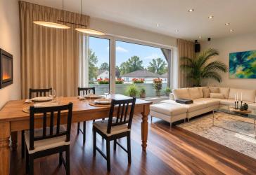 Wannsee: Helle 6-Zimmer-Maisonette mit Garten