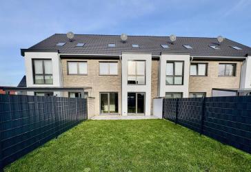 Neuwertiges 5-Zimmer-Reihenhaus (Bj. 2023) mit Energieklasse A