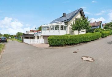 Provisionsfrei - Haus mit bildschönem Blick und hochwertiger Ausstattung (Sauna, PV-Anlage etc.)