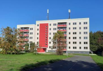 Moderne 2,5 - Raum Dachgeschosswohnung mit Balkon und Aufzug in Freiberg