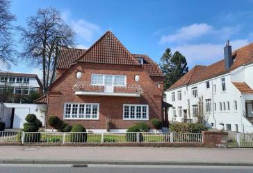 'Villa Rehfuss' Provisionsfreie Stadtvilla mit herrschaftlichem Charme & Top-Anbindung nach Bremen