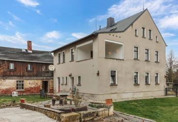 Ihr Projekt mit Zukunft: Großzügiges Zweifamilienhaus mit Scheune & riesigem Grundstück