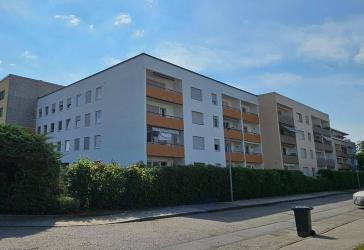 +++Große, helle 4-Zi.-Whg mit Loggia im 2. OG+++