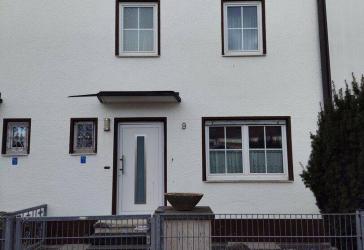 Reihenmittelhaus Renovierungsbedürftig nähe Tilsiter Str.