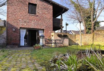 Haus mit Historie und 2 Wohneinheiten, Garten & Garage.