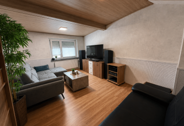Einfamilienhaus mit hochwertig modernisiertem Wohnbereich auf 1.080 m² Grundstück Garten/Pool