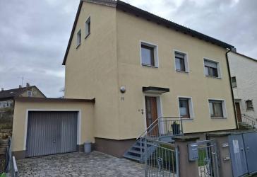 Preis VB-Top gepfl. im Jahr 2013 kernsaniertes 3-Familien-Haus, vermietet, mit weiterem Bauplatz