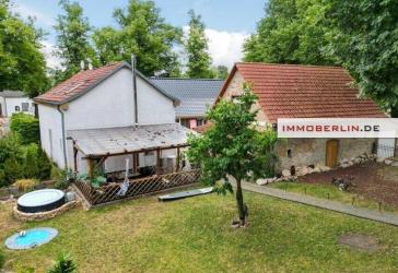 IMMOBERLIN.DE - Südwestgrundstück mit zwei Häusern & Garagen in familienfreundlicher Lage