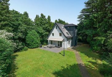 Modernisiertes Einfamilienhaus mit großem Garten in urbaner Bestlage