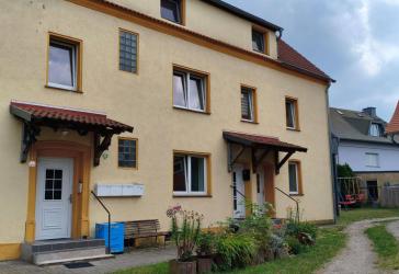 Geräumige 3-Raum-Wohnung mit Balkon, sep. Eingang und Gartenmitbenutzung