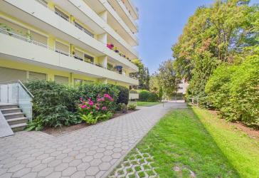 Licht. Raum. Freiheit. Außergewöhnliche 4 Zimmer-Wohnung mit umlaufendem Balkon und viel Potenzial