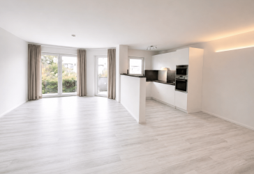 Modernisierte 3-Zimmer-Wohnung mit Balkon, Kamin, EBK und Stellplatz in Idstein