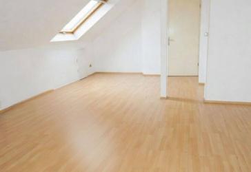 Helle Wohnung im 1. OG. # privates 4 Parteien-Haus # City-Lage vs. Eickener Kult + Flair # via Amt möglich