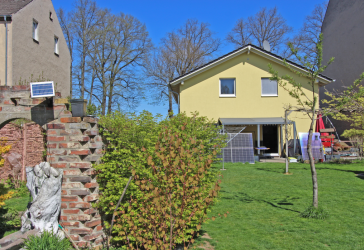 *DAS BESONDERE*großzügiges EFH/Stadtvilla*WNfl. ca. 147 m² *Traumgarten*Pool*KfW 40 Haus (EnEV 2009)*Toplage*